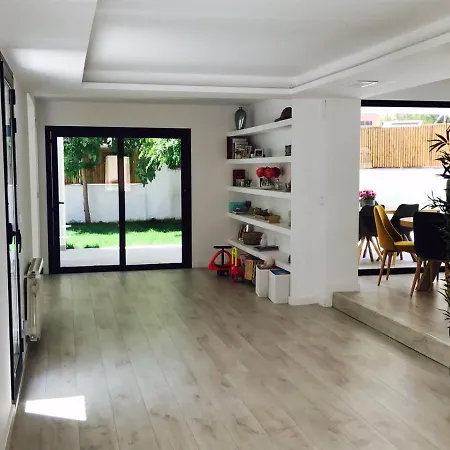 شاليه Minimalist House By The Mediterranean Sea. *